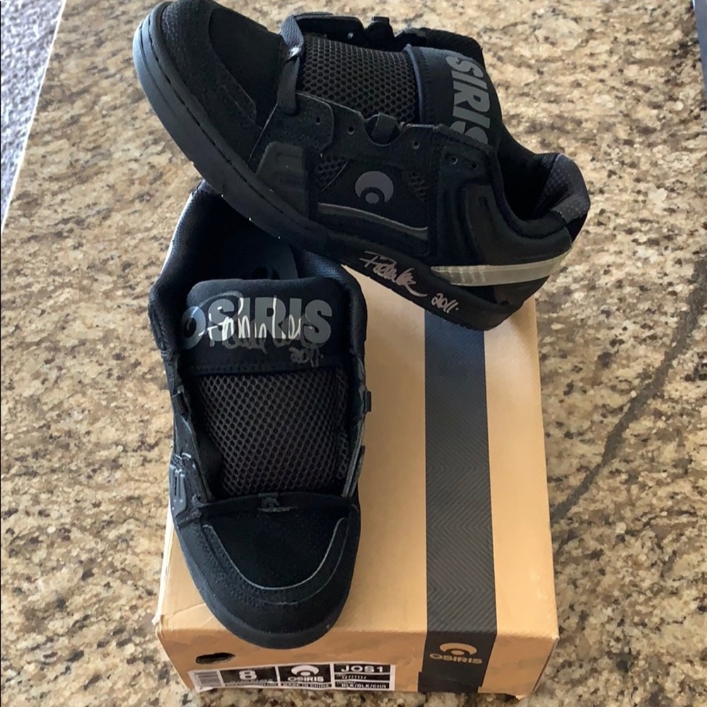 Brand new Signature PLG skate shoes